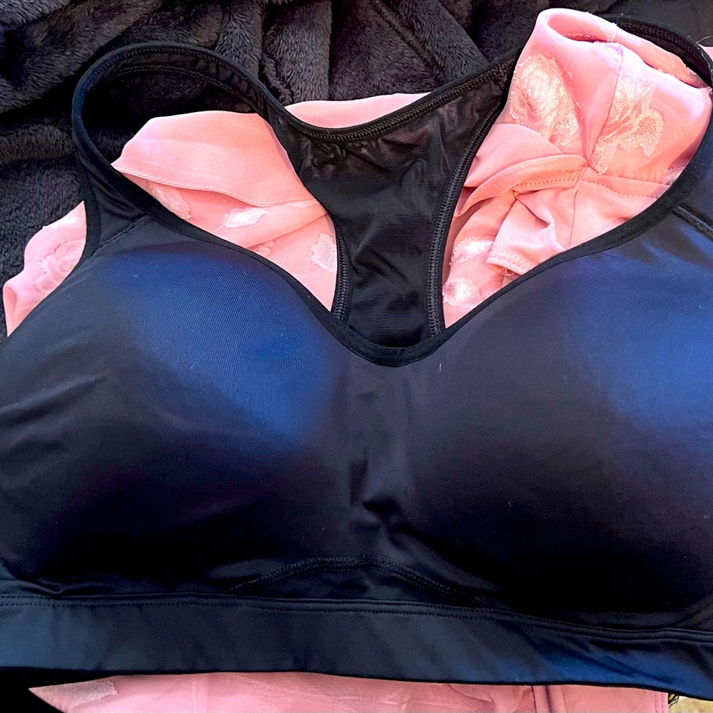 Large sports bra